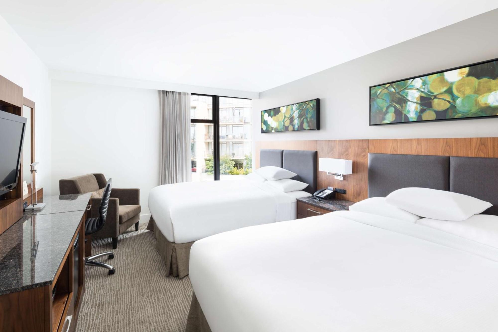 Doubletree By Hilton Hotel & Suites Вікторія Екстер'єр фото