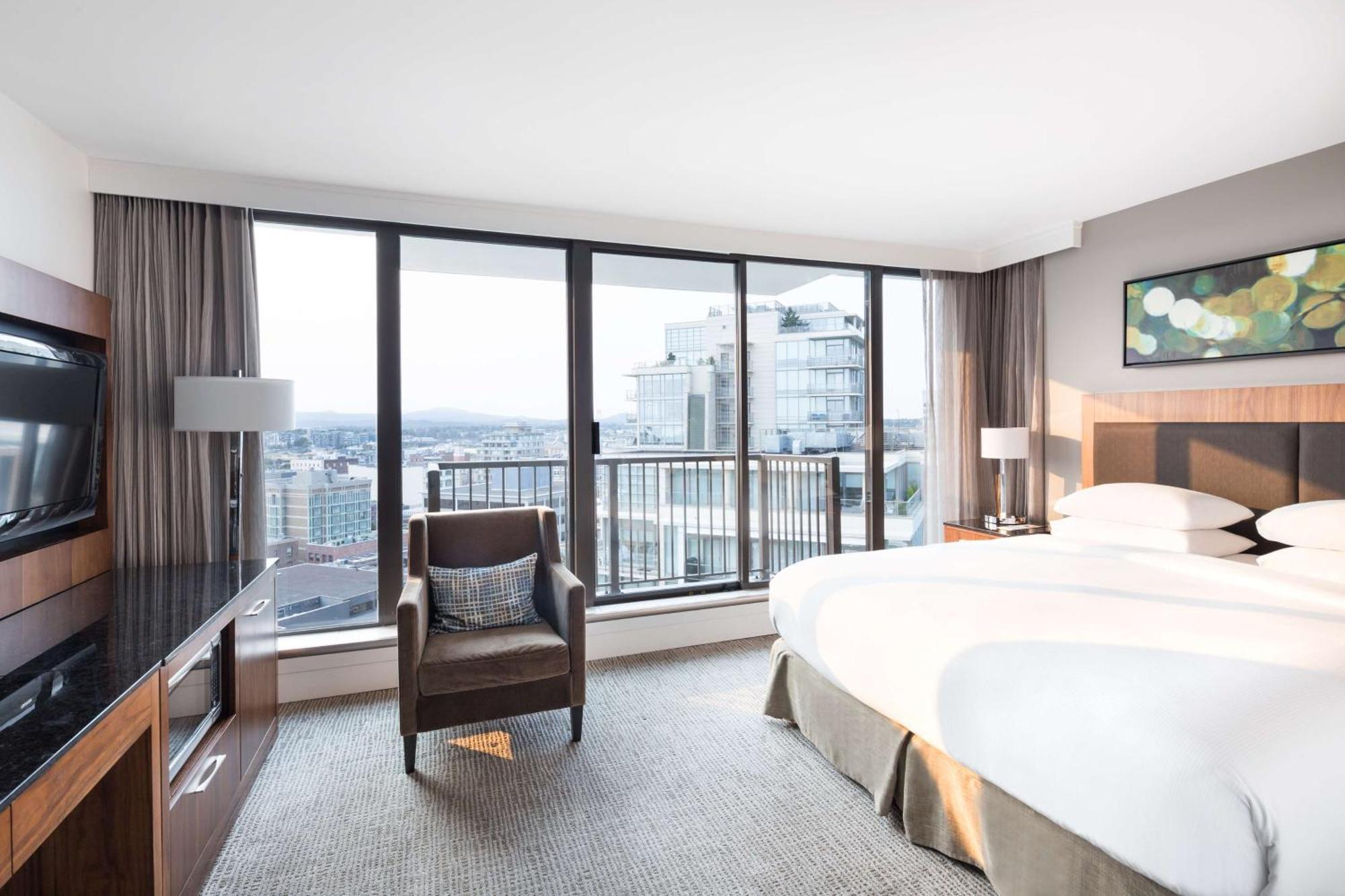 Doubletree By Hilton Hotel & Suites Вікторія Екстер'єр фото